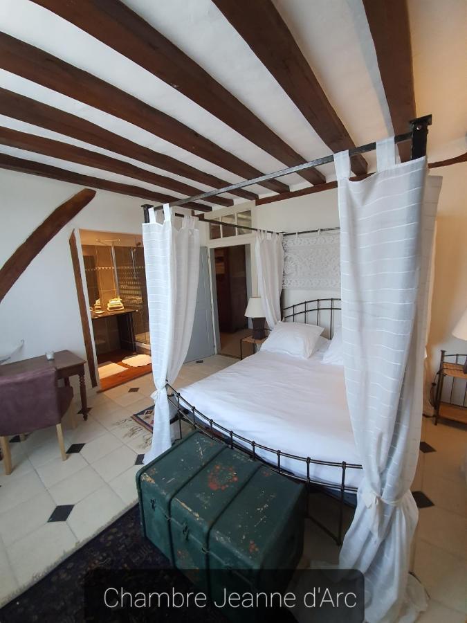 Le Presbytere De La Cite Royale De Loches Zewnętrze zdjęcie